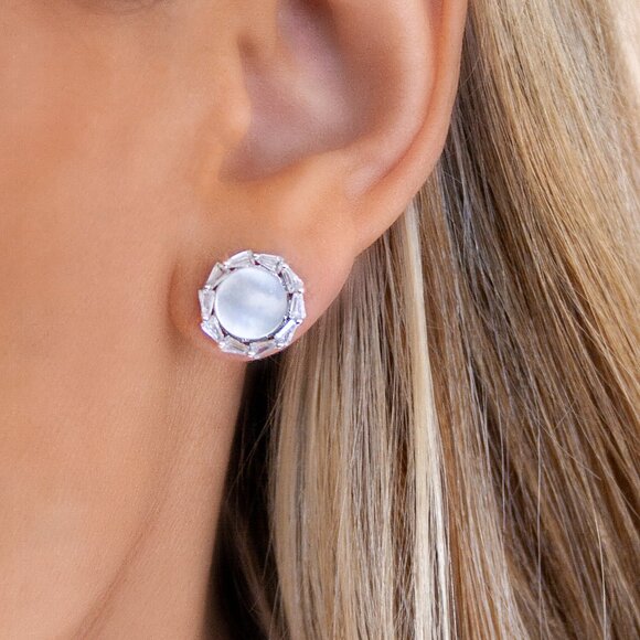 NEW Mother Of Pearl Silver Earrings, Real Sterling Silver Studs Stamped 925 - Picture 1 of 11